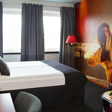 Hotell Hulingen Hultsfred Exteriér fotografie